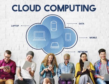 İnsanlar dijital araçları tarama  