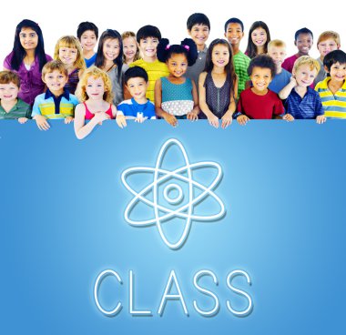 Gülümseyen şirin farklı çocuklar