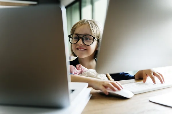 Girl Playing with Computer — Stock Photo, Image