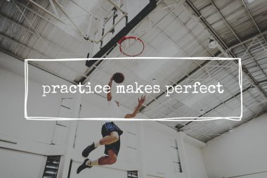  Basketbol oynayan adam