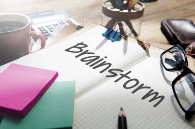 Office Araçları üstünde okul sırası