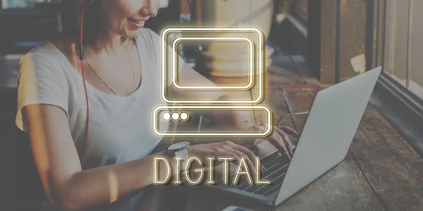 Young woman with laptop in cafe — Stock Photo, Image