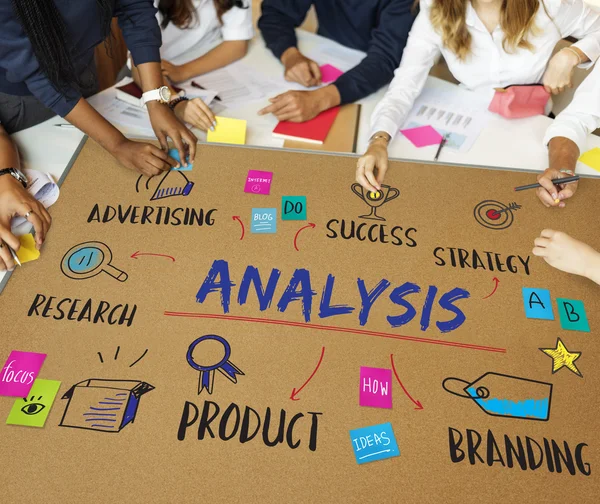 Students brainstorming at university — Stock Photo, Image