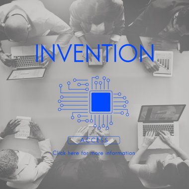  İnsanlar beyin fırtınası, tartışmak ve planlama