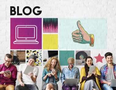 İnsanlar dijital araçları tarama  