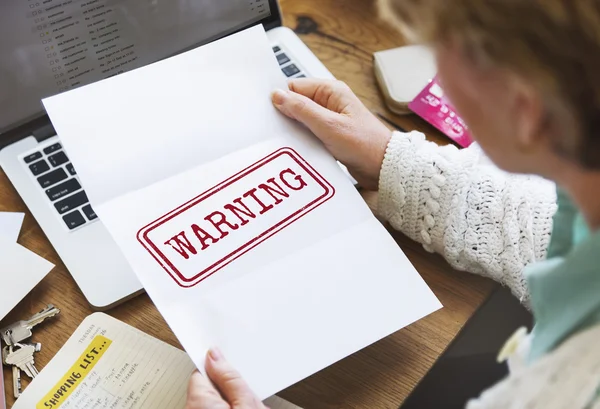 Pedazo de papel con Advertencia — Foto de Stock