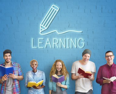 İnsanlar holding kitaplar 