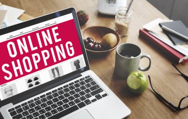 ekrandaki bilgileri ile dizüstü bilgisayar