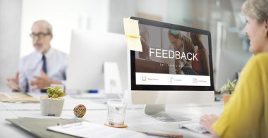 Ofiste çalışan iş adamları