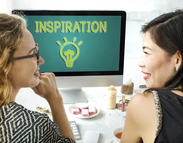 Women talking and using computer — Stock Photo, Image