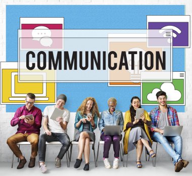 İnsanlar dijital araçları tarama  