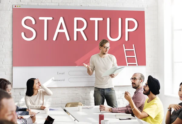 Reunião de negócios com startup — Fotografia de Stock