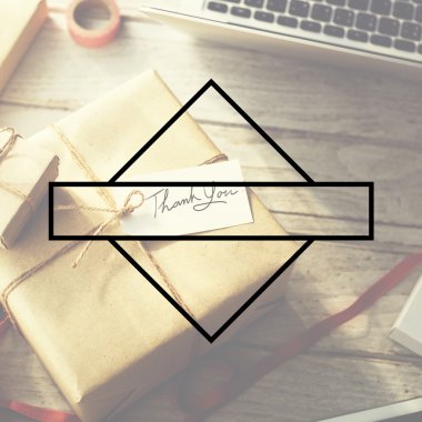 Vintage gazetede Paketli Hediyelik