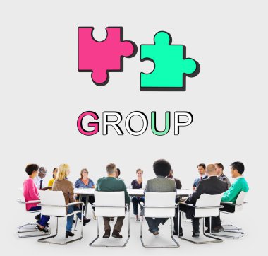 Toplantı masasında iş adamları