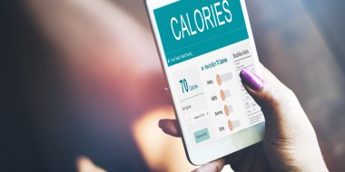 kadın el telefon tutarak