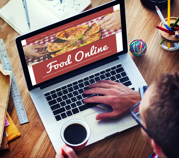 Man using laptop — Stock Photo, Image