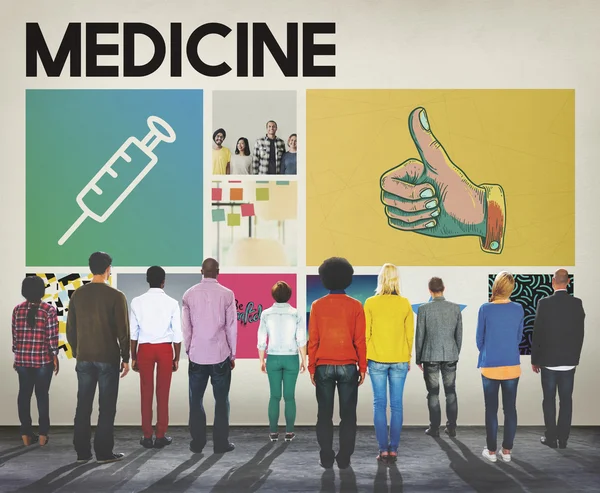 Diversity People And Looking at Medicine Concept — Stock fotografie