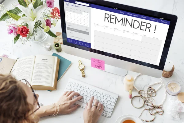 Woman working with computer — Stock Photo, Image