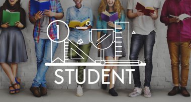 İnsanlar kitap okuyor. 