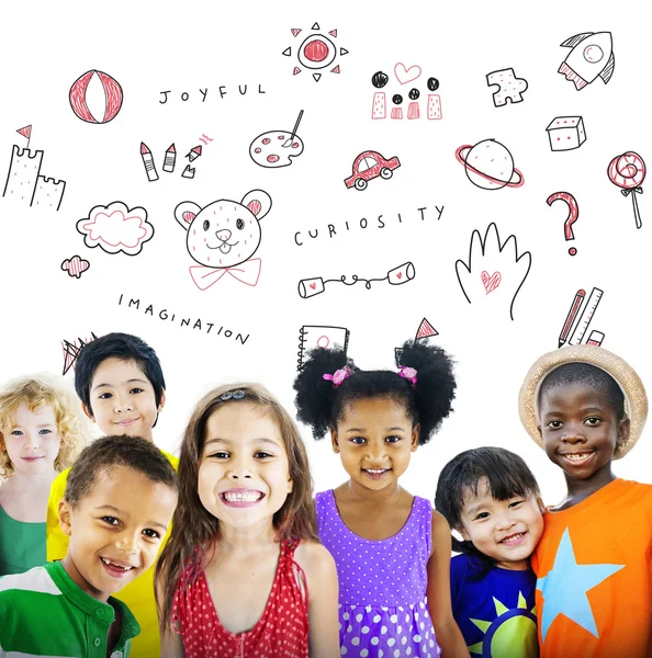 Carino diversi bambini sorridenti — Foto Stock