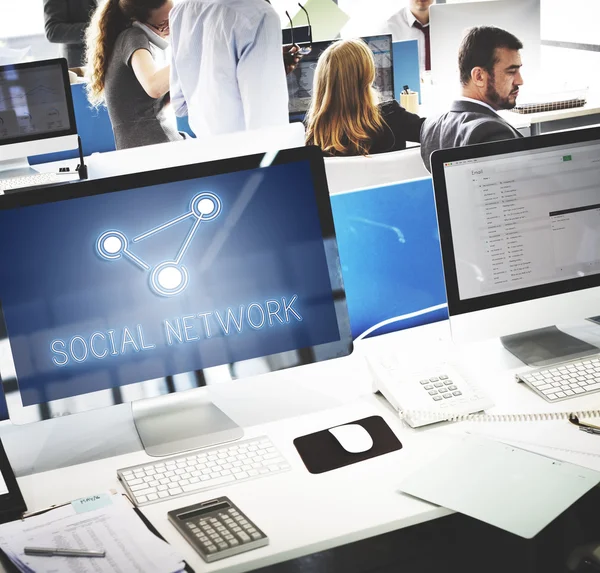 Monitor di computer con Social Network — Foto Stock