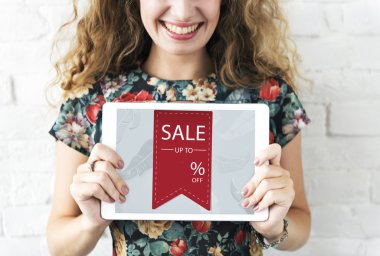 Dijital tablet ellerde ile kız