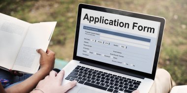 Kablosuz cihazlar kullanarak üniversite öğrencileri