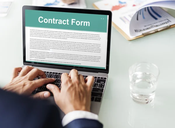 Business man working with laptop — Stock Photo, Image