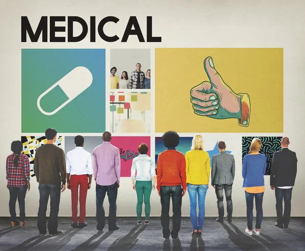 Diversity People And Looking at Medicine Concept — Stock fotografie