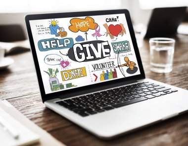 Tablo kavramı üstünde laptop  