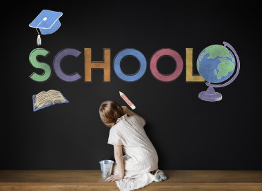 yazı tahtası üzerinde çizim kız