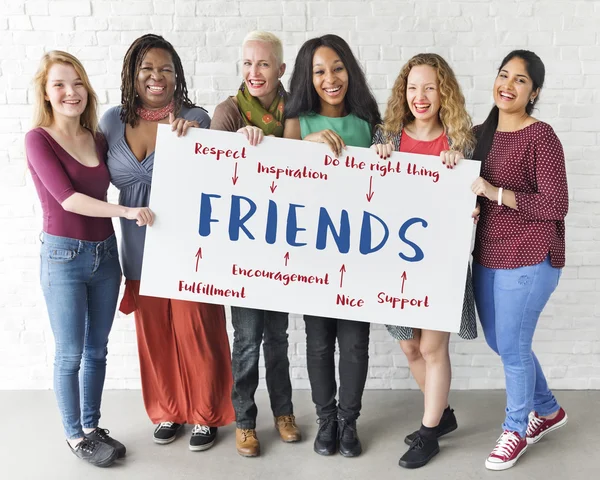 Frauen halten Plakat hoch — Stockfoto