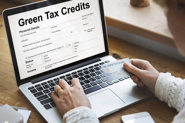 Person holding Credit Card — Stock Photo, Image