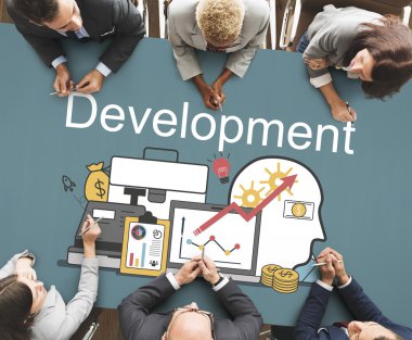 Toplantıda iş adamları tartışıyor