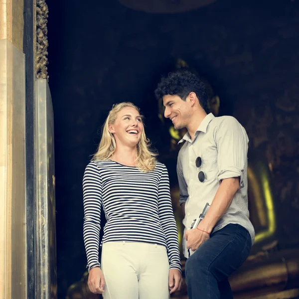 Casal no templo budista — Fotografia de Stock