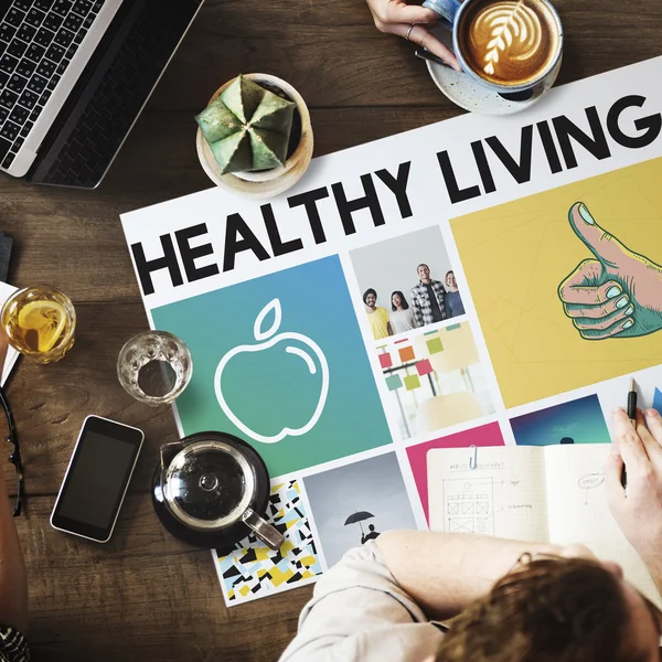 Tabell med affisch med Healthy Living — Stockfoto