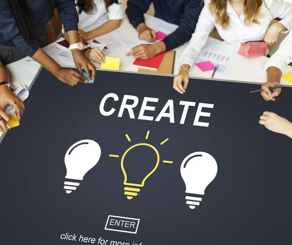 Grupo de estudiantes ideas de lluvia de ideas — Foto de Stock