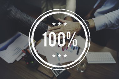 İş adamları ve başarılı anlaşma