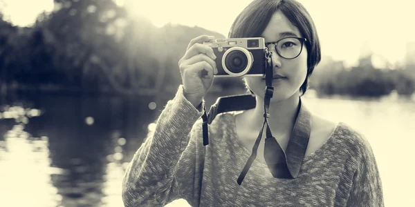 Girl with retro camera — Stock Photo, Image