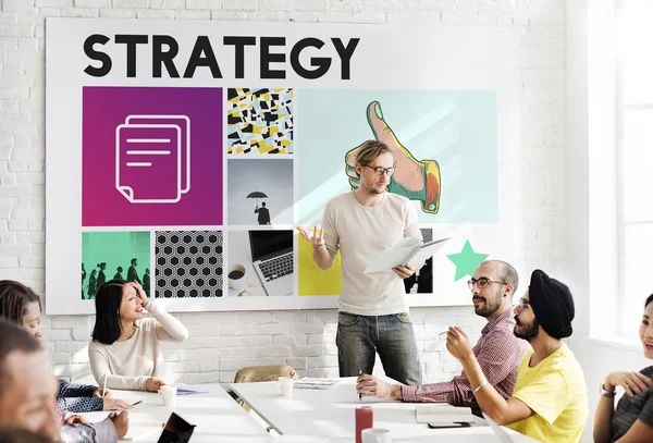 Reunião de negócios com estratégia — Fotografia de Stock
