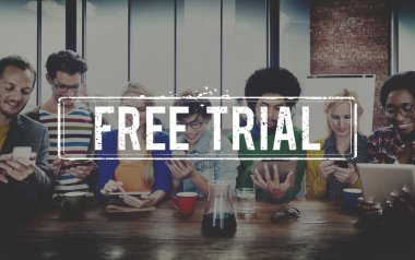 Dijital aygıtlar kullanan insanlar