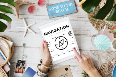 Dijital tablet kullanan kişi