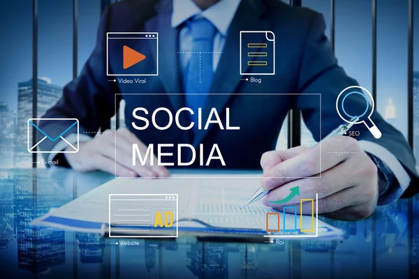 Empresário e conceito de mídia social — Fotografia de Stock