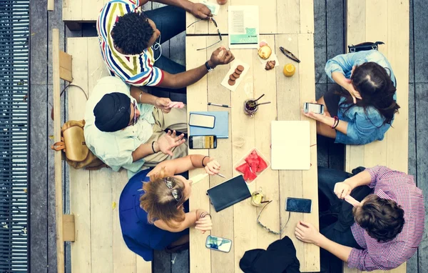 Studenten leren samen — Stockfoto