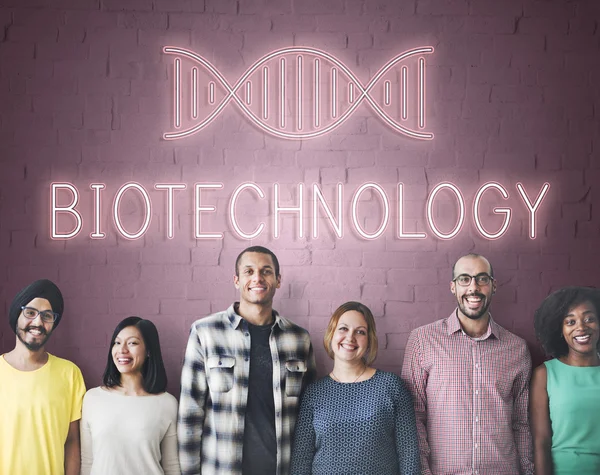 Diversidad de personas con biotecnología —  Fotos de Stock