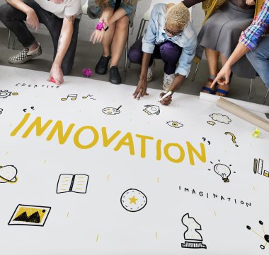 Kattaki insanlar çizim afiş