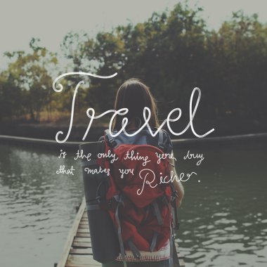 sırt çantası ile genç kız