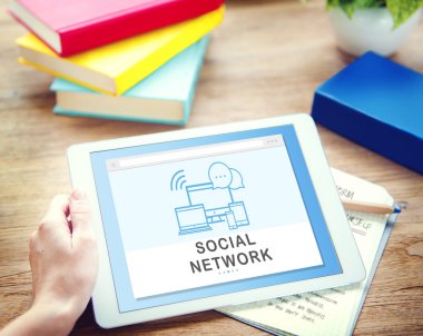 kişi holding dijital tablet