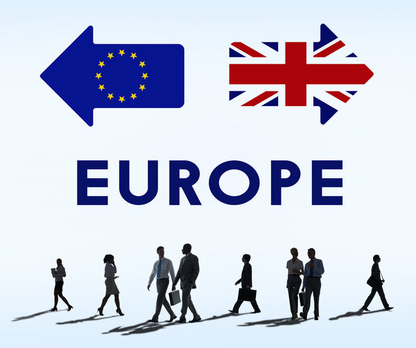 деловые люди, идущие на работу
