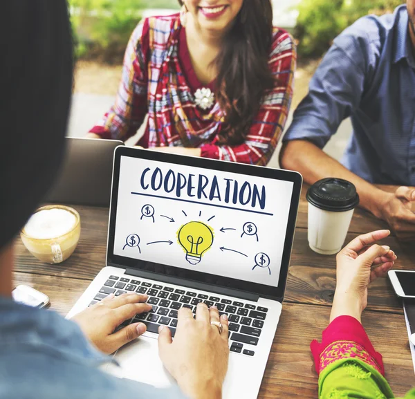 Indian people with laptops and coffee — Stock Photo, Image